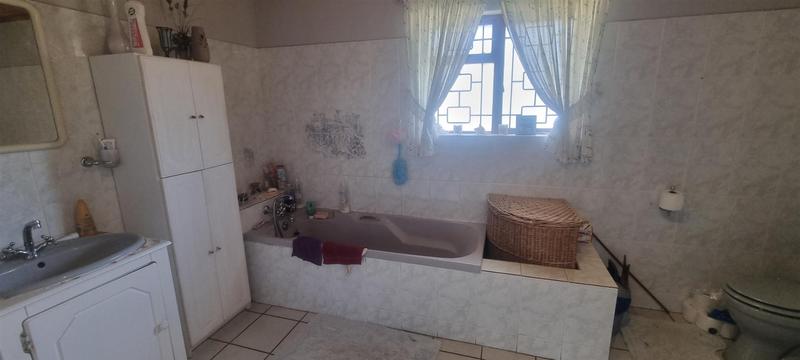 4 Bedroom Property for Sale in Fraaiuitsig Western Cape